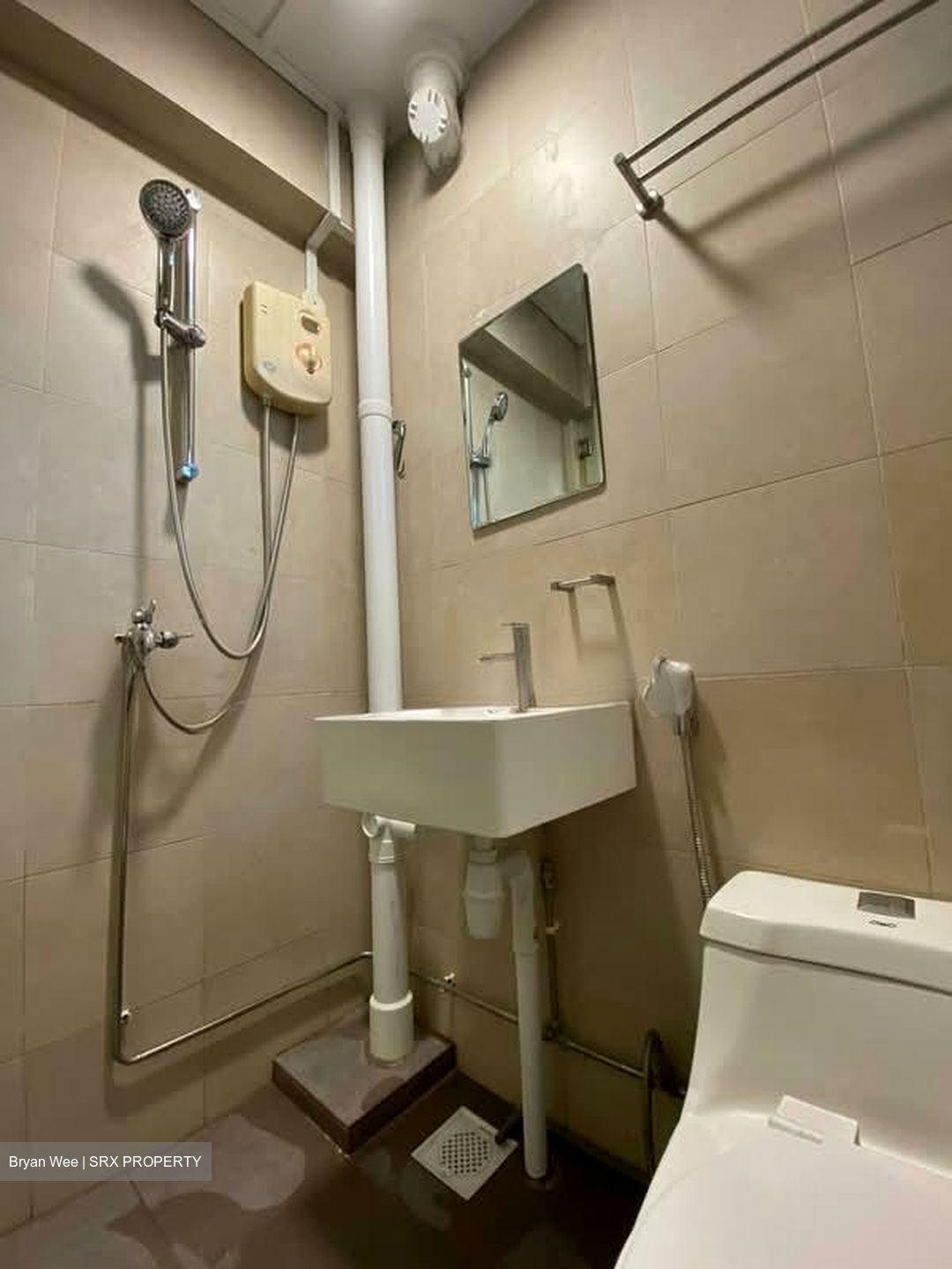 Blk 214 Bedok Town Centre (Bedok), HDB 3 Rooms #557110631